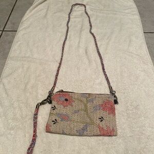 Sari Bari crossbody/wristlet